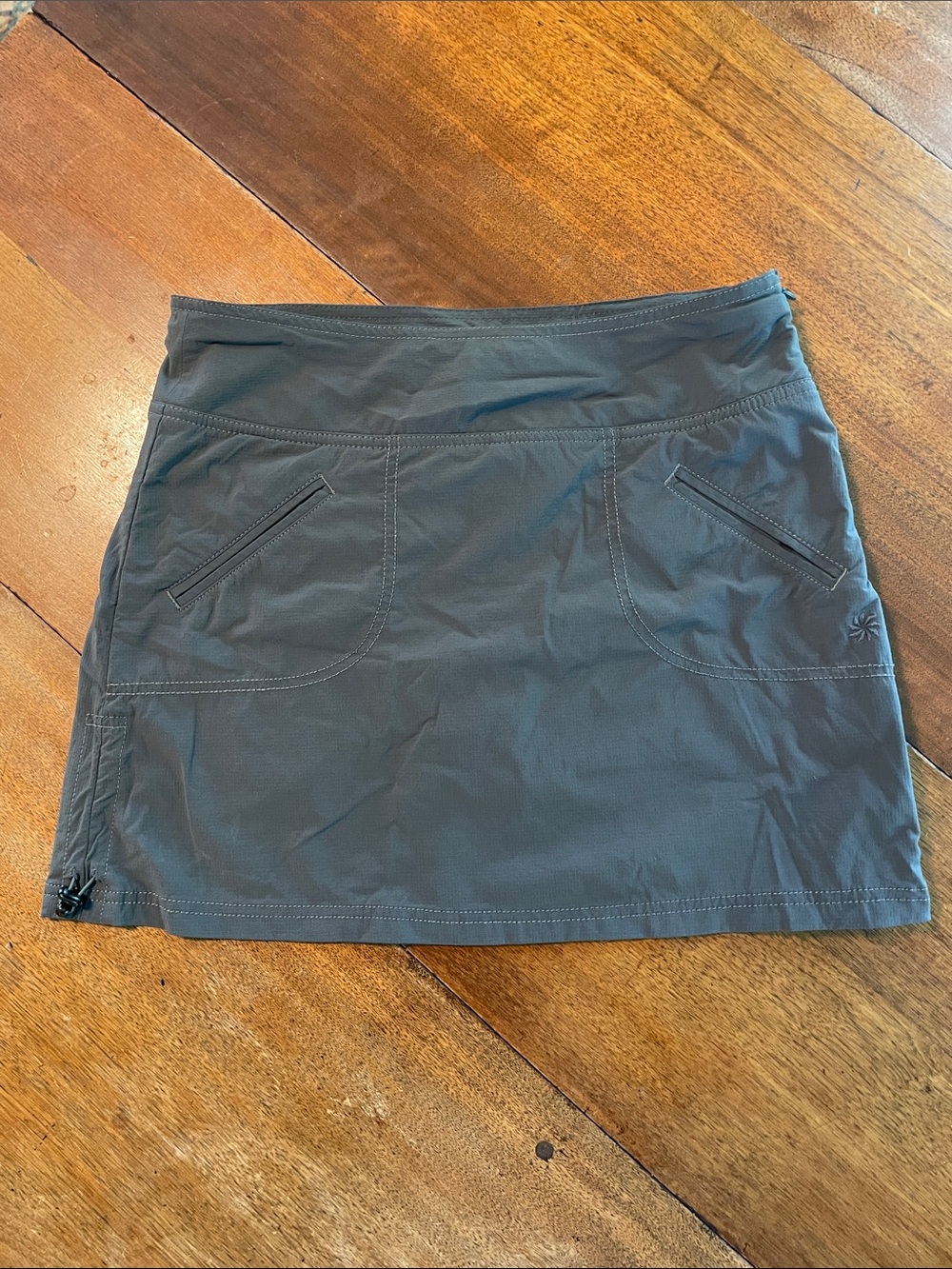 Athleta Charcoal Gray Performance Skort with Pockets EUC